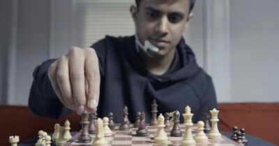 Copertina di Arriva l’interfaccia neurale che (con l’AI) legge nel pensiero e dà risposte in tempo reale