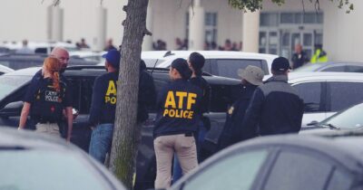 Copertina di Un altro lupo solitario a Dallas, spari contro  il centro per migranti: 2 morti. Poi si suicida