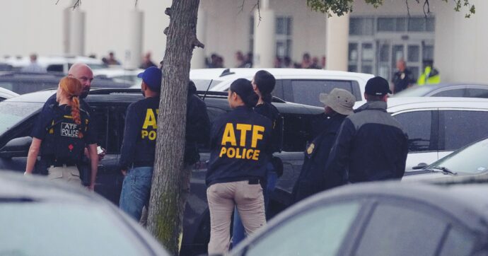 Un altro lupo solitario a Dallas, spari contro  il centro per migranti: 2 morti. Poi si suicida