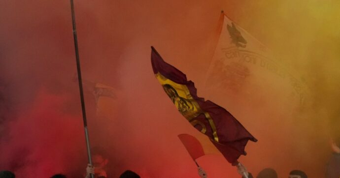 Scontri tra ultras e polizia nel centro di Nizza: arrestati 103 tifosi della Roma “in possesso di armi”