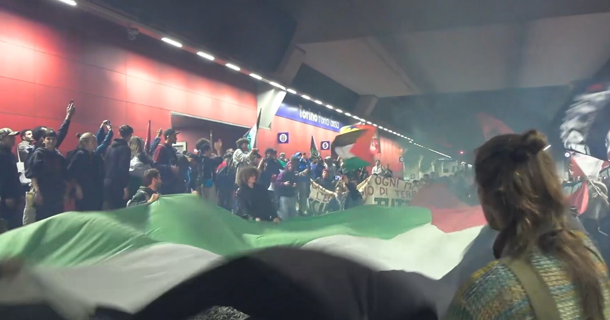 milano bologna napoli e pisa cortei spontanei in tutta italia per gaza e flotilla a torino occupata la stazione