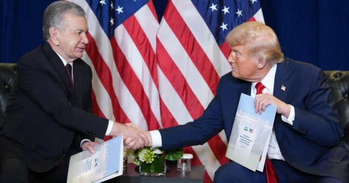 Trump fa affari con Kazakistan e Uzbekistan: accordi miliardari dai Boeing alle materie prime