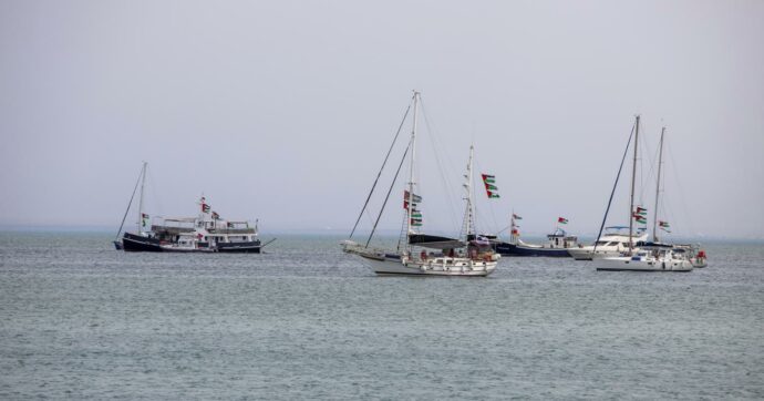 La Flotilla rifiuta la proposta di fermarsi a Cipro. La Farnesina: “Chi prosegue verso Gaza si assume tutti i rischi”