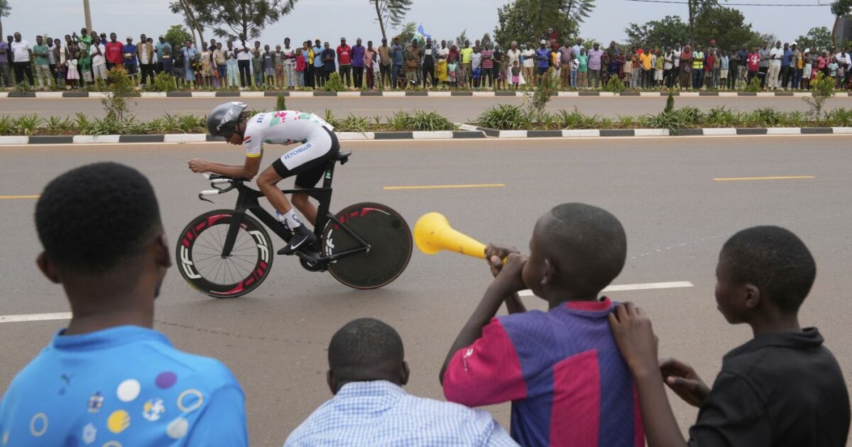 mondiali di ciclismo la prima volta in africa su un percorso mai cos236 duro il duello pogacar evenepoel gli sfidanti e la speranza di ciccone
