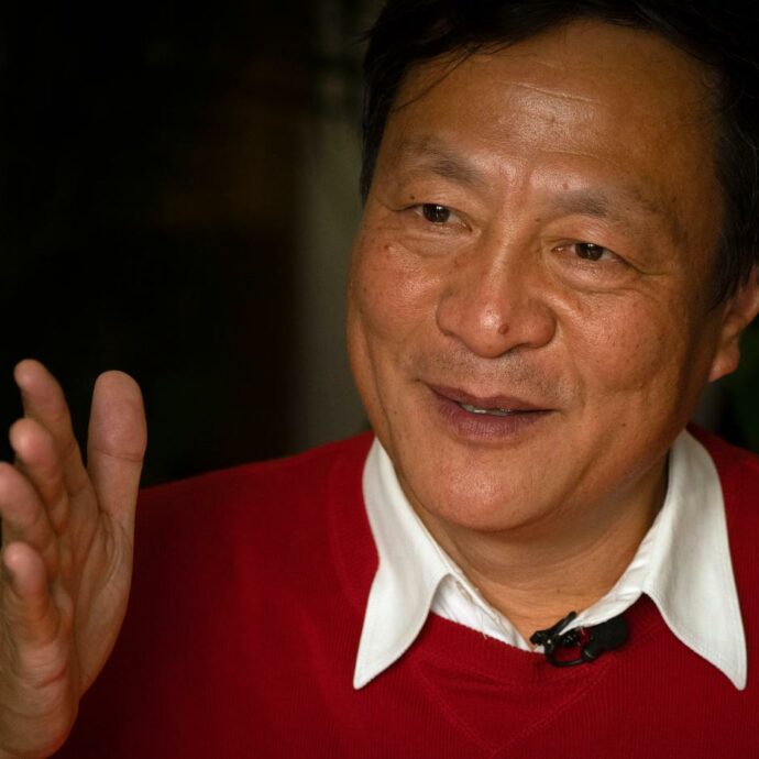 Aereo si schianta e prende fuoco: muore Kongjian Yu, l’architetto che insegnava alle città come “bere” la pioggia