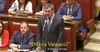 Copertina di Il leghista in Aula: “Noi mai con Francesca Albanese e con chi semina odio”. L’urlo dalle opposizioni: “Dillo a Vannacci” – Video