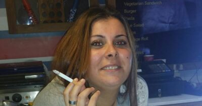 Copertina di Simona Bortoletto uccisa in strada a Fiumicino, ipotesi femminicidio: era stata a cena con l’uomo che l’ha investita