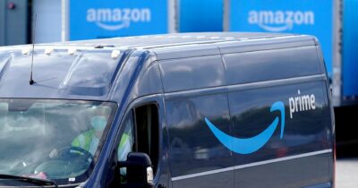 Copertina di Clienti Prime ingannati: Amazon paga 2,5 mld