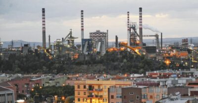 Copertina di Ilva, i sindacati si autoconvocano a Palazzo Chigi dopo il rinvio: “Servono risposte”