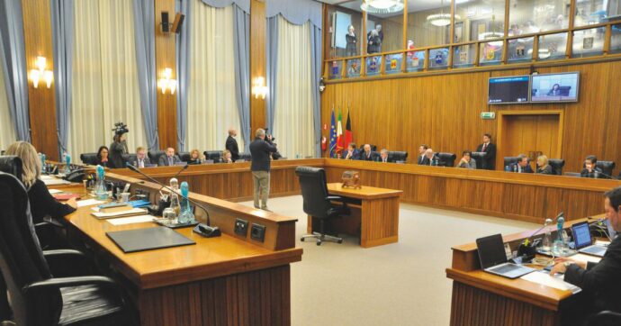 Regionali, ad Aosta resistono solo gli autonomisti: corsa Pd per stare in maggioranza