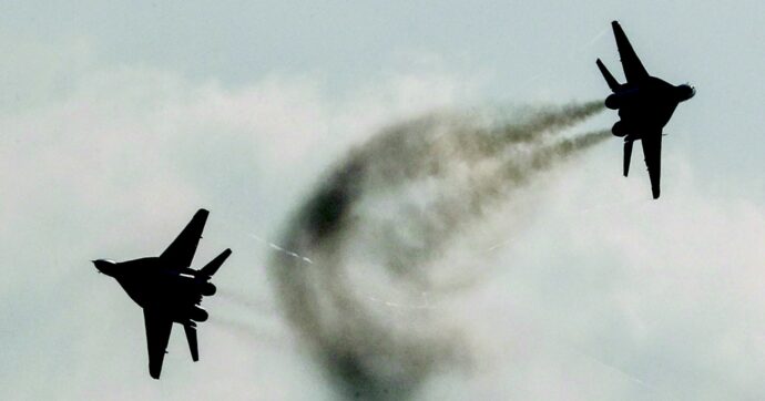 Abbattere i jet russi? Gianandrea Gaiani: “Obiettivo: convincere i cittadini europei della minaccia di Mosca”