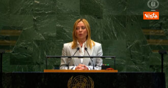 Copertina di Meloni cita Papa Francesco all’Onu: “Siamo di fronte a una terza guerra mondiale combattuta a pezzi”