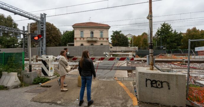 Travolta da un treno nel Ravennate: morta 25enne. Si trovava lungo i binari con un ragazzo