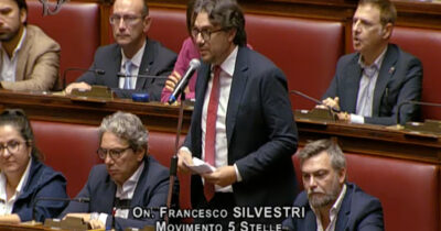 Copertina di “Governo su Gaza e Flotilla sembra una matrioska con posizioni diverse”: Silvestri (M5s) risponde all’informativa di Crosetto