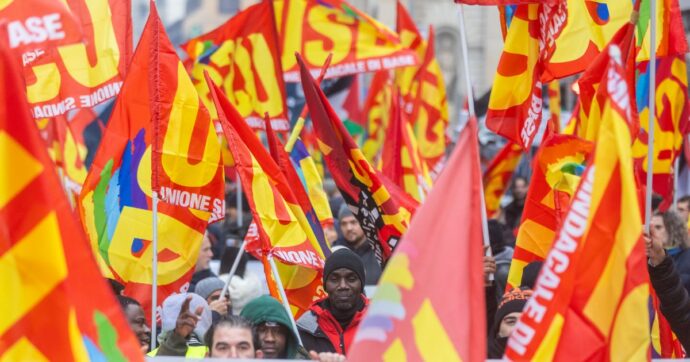 Sciopero trasporto aereo, il Garante intima a Usb di revocare la mobilitazione. Il sindacato: “Azione intimidatoria, andiamo avanti”