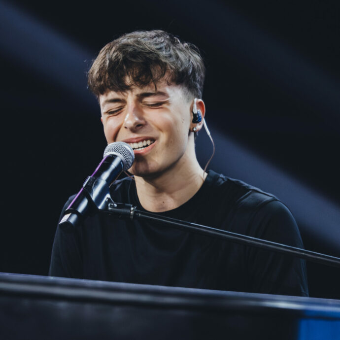 X Factor 2025, a soli 16 anni Alessandro Tomasi canta Riccardo Cocciante e travolge la giuria – IL VIDEO