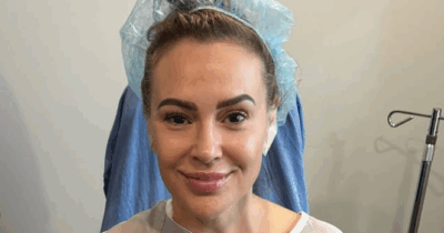 Copertina di “Mi sentivo sessualizzata, non mi servono più le protesi al seno”: l’annuncio di Alyssa Milano