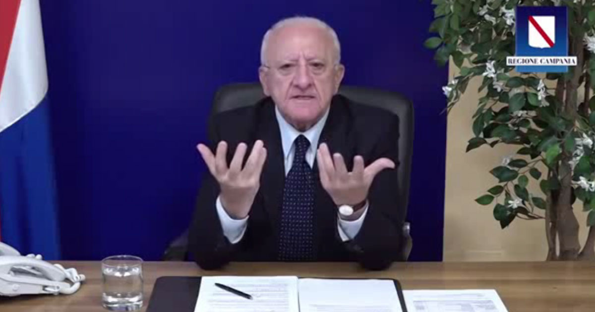 Gaza, De Luca attacca commentatori e politici: “Parlano del genocidio come se fossero all’ufficio del catasto”