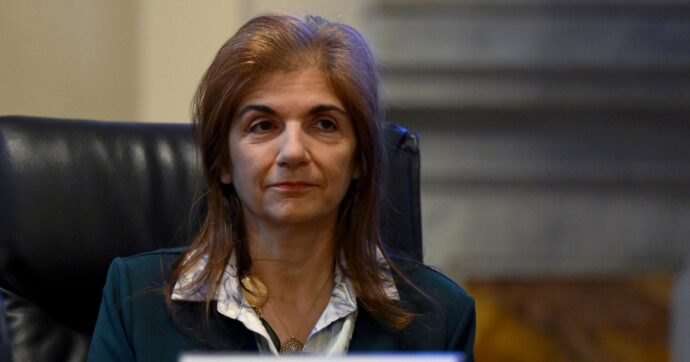 Inps, è blitz stipendi: mezzo governo si infuria e Meloni tenta di smarcarsi