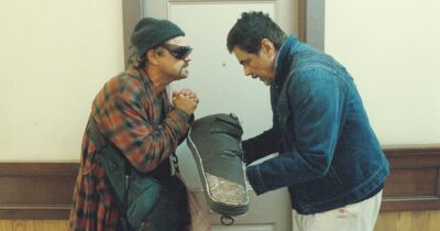 Copertina di Anche in America  “gli spari sopra sono per noi”…