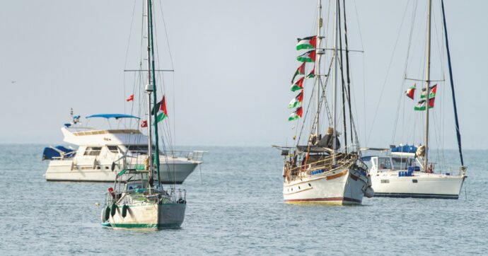 “Fermatevi a Cipro”: la Flotilla tira dritto sull’appello del Colle