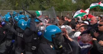 Copertina di Corteo pro Pal a Torino, cariche della polizia sui manifestanti diretti all’aeroporto di Caselle – Video