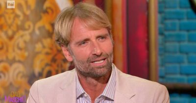 Copertina di “A Ballando almeno quattro su sette che hanno ballato con Natalia ci hanno provato. Una volta ho dovuto dire basta”: così Massimiliano Rosolino. E spunta Zazzaroni