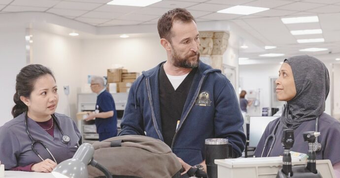 Noah Wyle torna in ospedale. Per “Call My Agent” c’è la terza
