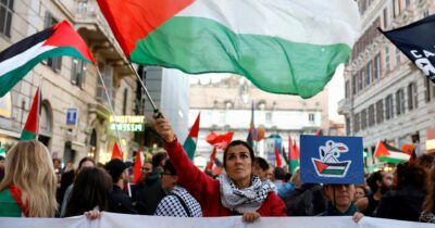 Copertina di Gaza, le piazze ribollono. Viminale: la linea per limitare i danni