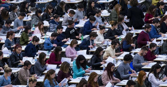 Concorso per 1274 cancellato: “Posti in compravendita”