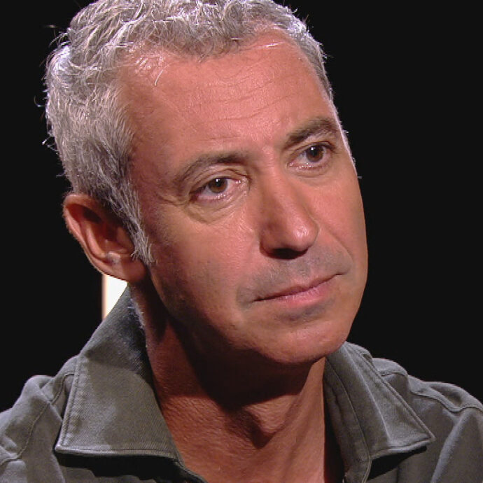 “Ho avuto un incidente in moto, partito dall’hotel non ricordo nulla. Sono finito in ospedale. Luca Bizzarri? Non fu amore a prima vista”: così Paolo Kessisoglu