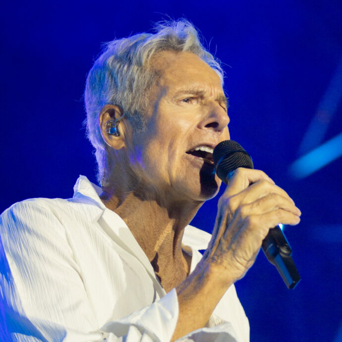 Claudio Baglioni lascia la SIAE e si affida a Soundreef per la gestione del diritto d’autore. Il passaggio sarà operativo dal primo gennaio 2027