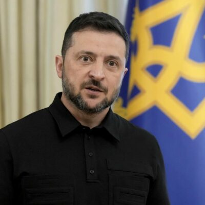 Copertina di Zelensky: bugie e falsi allarmi per trascinare l’Italia in guerra