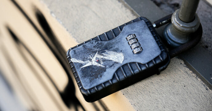 Bologna, Roma e Milano, una prece: tra affitti brevi, studentati e poche case popolari sta morendo il diritto all’abitare