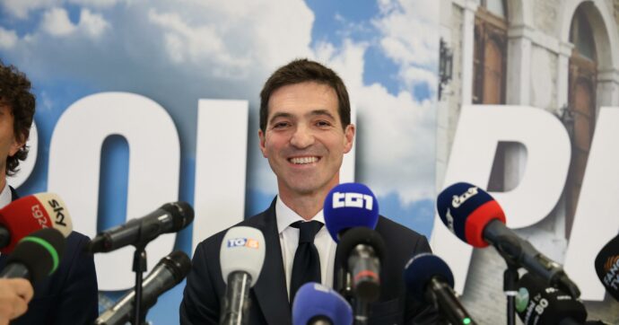 Regionali Marche, Acquaroli rieletto col 52%. FdI primo partito, sorpassato il Pd. Lui: “Dedico la vittoria a Meloni”