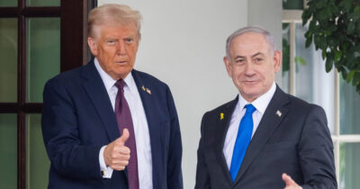 Copertina di Israele, Trump chiede al presidente Herzog la grazia per Netanyahu. Lapid (opposizione): “La condizione per riceverla è l’ammissione di colpa”