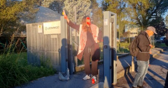 Copertina di Attivisti pro Palestina si incatenano ai cancelli della Leonardo a Nerviano: identificati dai carabinieri