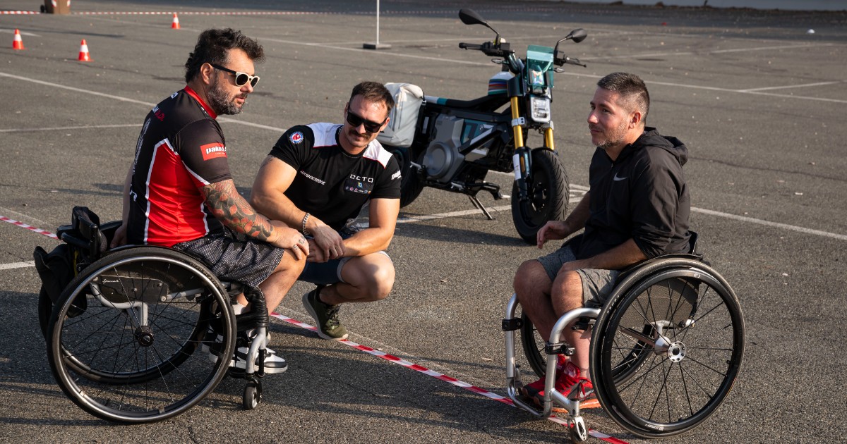 un giorno in pista con bmw motorrad e l8217associazione didi per motociclisti con disabilit224
