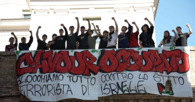 Copertina di Studenti occupano il liceo Cavour a Roma: “Blocchiamo tutto fino a che la Palestina non verrà liberata”
