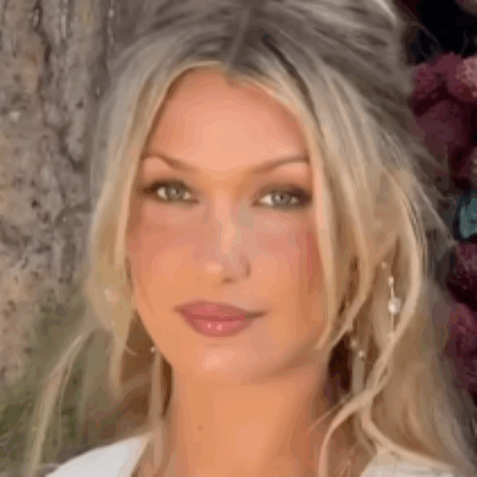 Bella Hadid sta meglio dopo le cure per la malattia di Lyme: fotografata a Parigi, la modella è radiosa