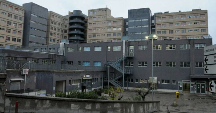 Il referto medico: “Paziente omosex”. Protesta sui social