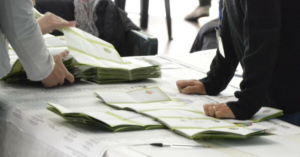 Elezioni regionali, i risultati: in Valle d’Aosta in testa l’Union Valdotaine. Nelle Marche si vota fino alle 15 | La diretta