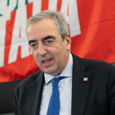 Copertina di Effetto referendum | Caos anche dentro FI, i senatori sfiduciano Gasparri: al suo posto Stefania Craxi. Lotito minimizza: "Normale avvicendamento"