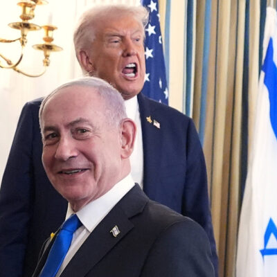 Copertina di Iran: “Pronti a uccidere le truppe Usa”. E la tv di Stato annuncia: “Colpita la portaerei Lincoln”. Trump contro il figlio di Khamenei: “Leader inaccettabile”