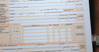 Copertina di Chi paga le tasse in Italia: solo 33,5 milioni versano qualcosa. Il 76% dell’Irpef arriva da 11 milioni di contribuenti