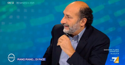 Copertina di Marche, Lillo a La7:  “Non si vince al centro, Ricci un sasso da digerire per gli elettori del M5s”