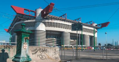 Copertina di Milano, San Siro ha fatto a pezzi la sinistra e la destra: e ora partirà il valzer dei ricorsi