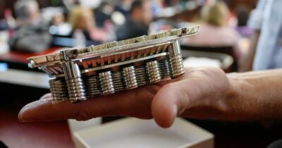 Copertina di San Siro distrutto, orrore culturale. Milano perde un pezzo forte del ‘brutalismo’