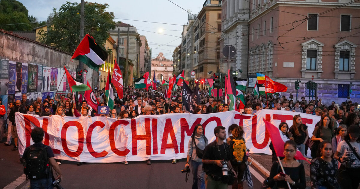 Flotilla, occupata la stazione di Napoli: Cgil e Usb proclamano sciopero generale. A Roma i pro Pal si radunano a Termini