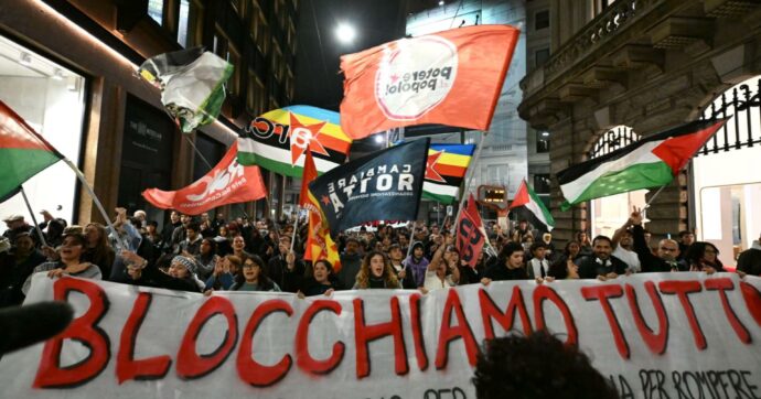 Flotilla, manifestazioni in tutta Italia: a Roma in migliaia marciano fino a Chigi. Occupata la stazione di Napoli, cortei a Bologna e Milano